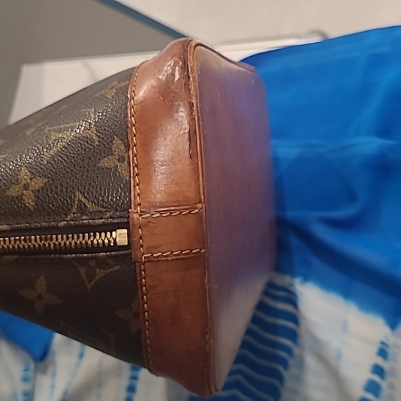 LOUIS VUITTON AUTHENTIC - Picture 11 of 16